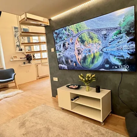 Staro Mesto & Dragon Bridge Apartmán Lublaň